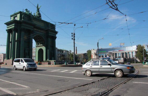 Трамвайные пути на Старо-Петергофском проспекте
