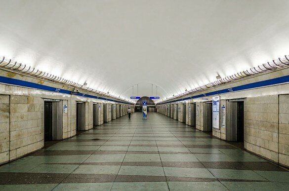 Станция метро станции «Парк Победы»