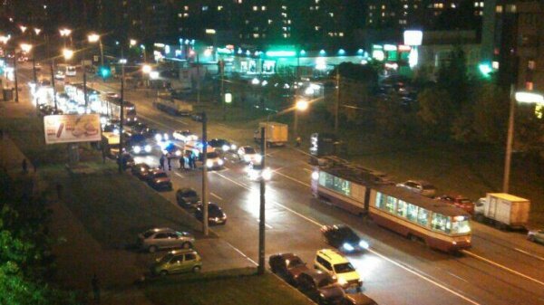 На юге Петербурга автомобиль насмерть сбил пешехода