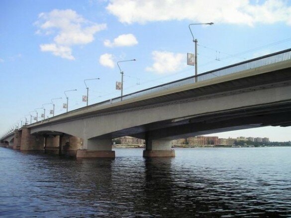 AlexanderNevsky_bridge