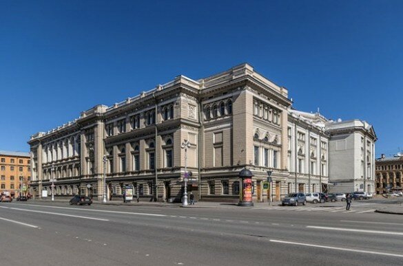 640px-Saint_Petersburg_Conservatory-585x387
