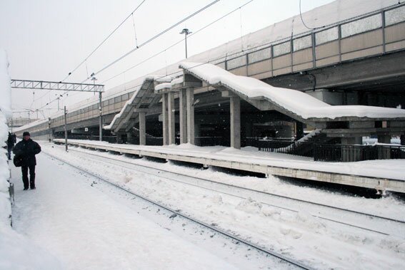 Станция Ржевка, надземный пешеходный переход, мост