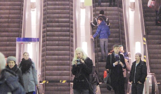 Депутаты решили вновь отменить запрет на фотосъемку в метро