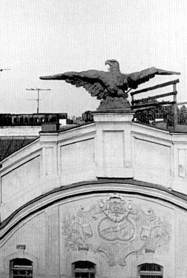 Орел дома Барановской на Большом проспекте, Карповке