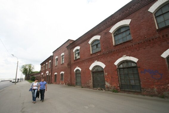 Фабрика «Бумага» на Октябрьской набережной