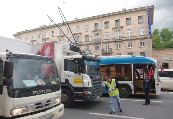 Авария с троллейбусом на Заневском проспекте