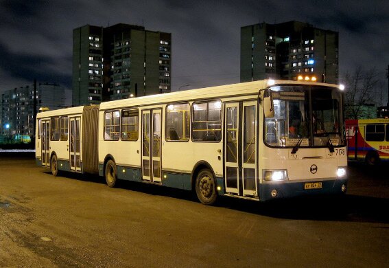 Автобус на Малой Балканской улице