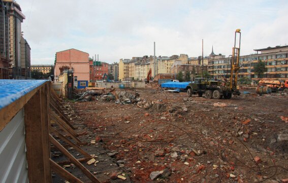 Место снесенного завода на Киевской