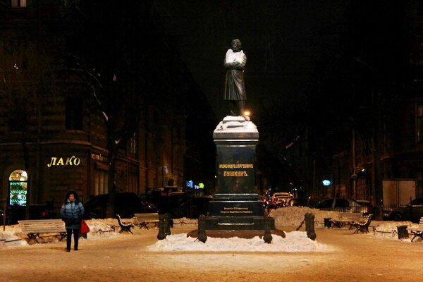 Памятник Пушкину на Пушкинской улице