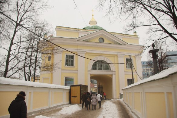 Надвратная церковь Александро-Невской лавры