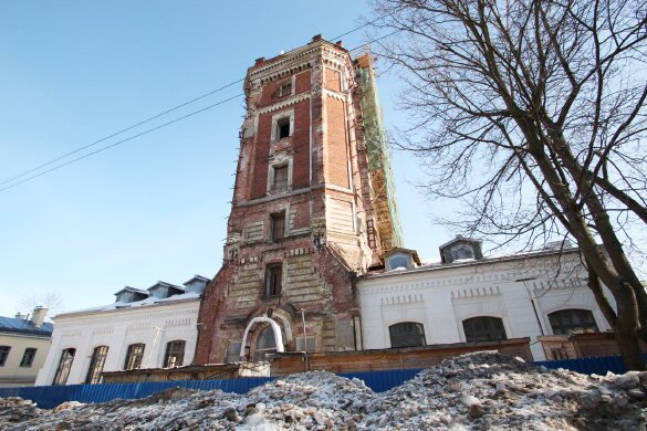 Певческая водонапорная башня в Пушкине