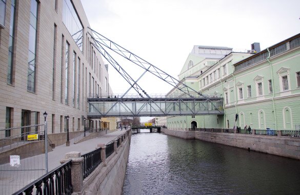 Вторая сцена Мариинского театра, мост через Крюков канал