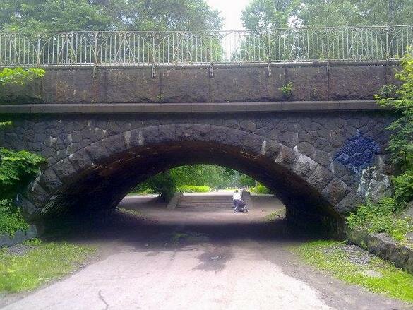 Железнодорожный мост в Удельном парке