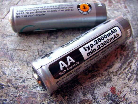 batteries-631853_1920