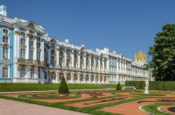 800px-Catherine_Palace_in_Tsarskoe_Selo