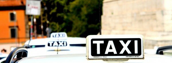 taxi-1184799_1920 (1)