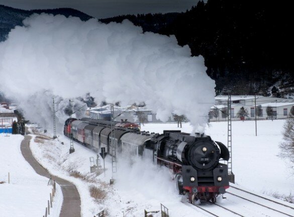 steam-locomotive-1975236_960_720