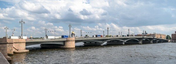Blagoveschensky_Bridge_SPB