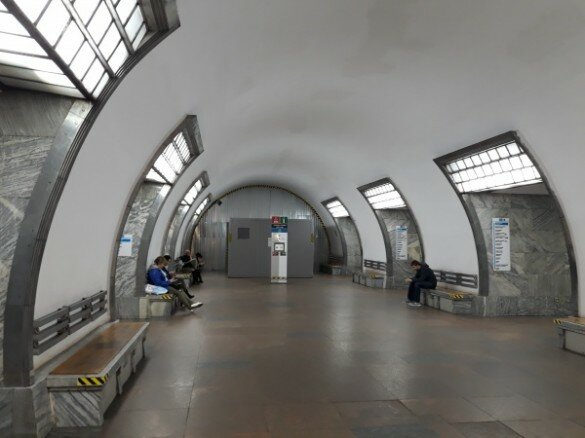 Station_metro_Electrosila_Saint_Petersburg,_Russia_vernite_panno