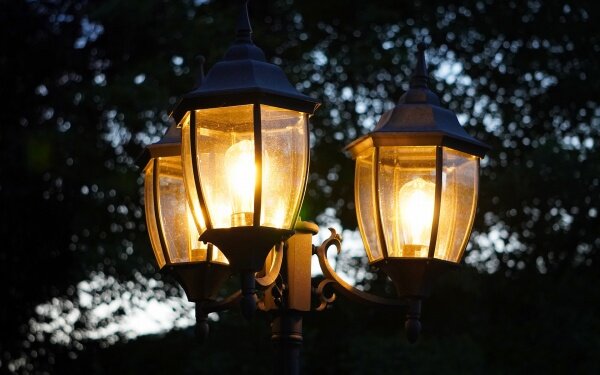 lamps-4321449_1920